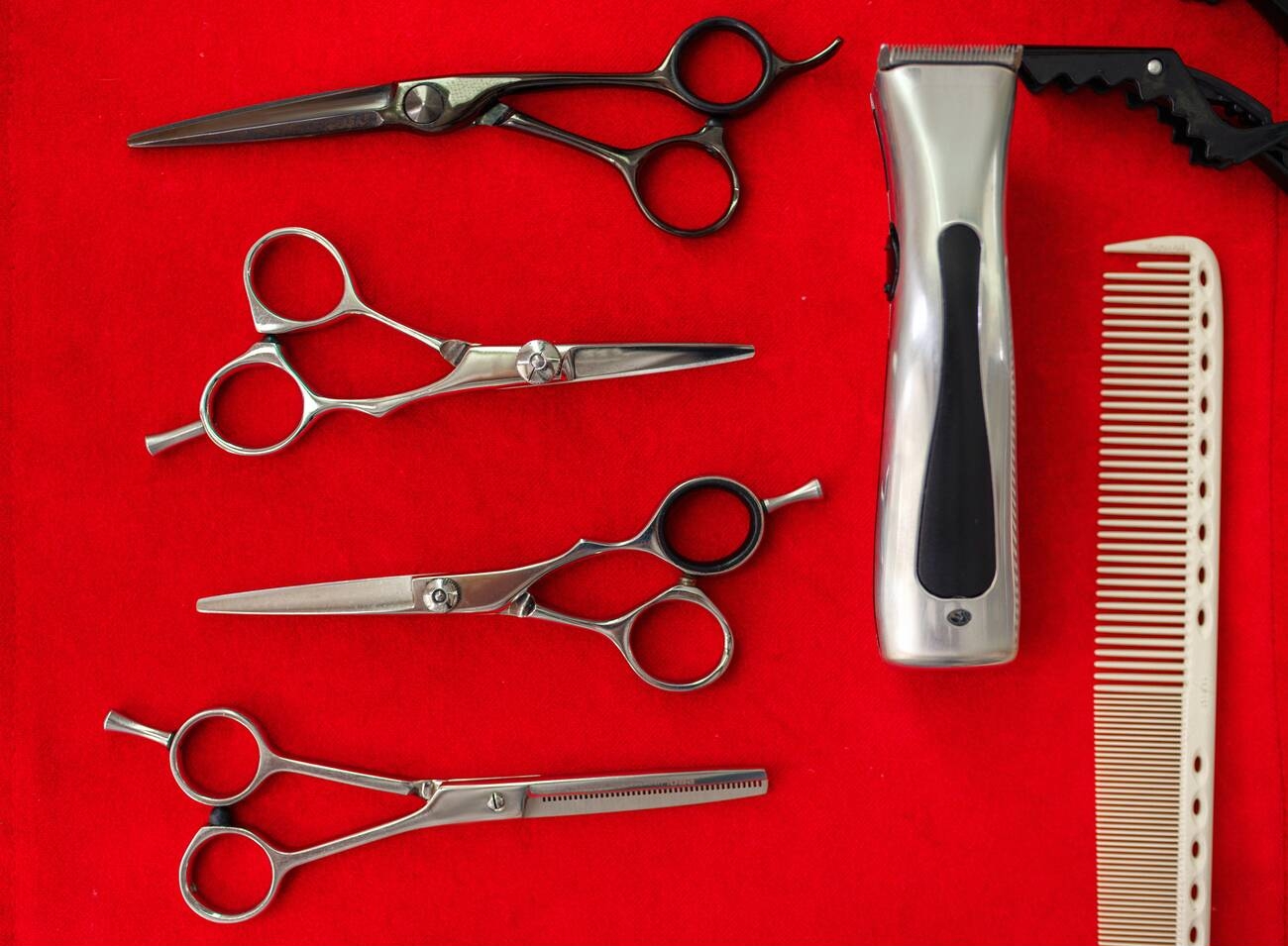 How to use Barber Scissors?